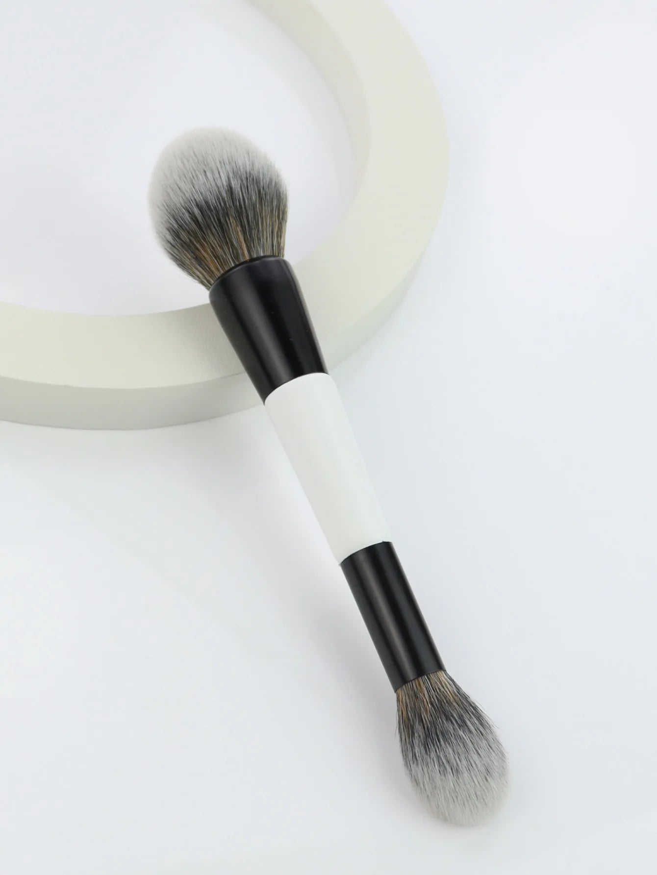 Double Head Makeup Brushes 2 In 1 Flat Angled Foundation Concealer Contour for Blending Loose Powder Liquid Cream Cosmetic Tools