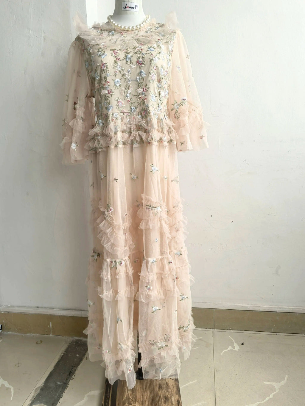 Luxury Embroidery Ruffle Midi Dress – Elegant Puff Sleeve Party Gown