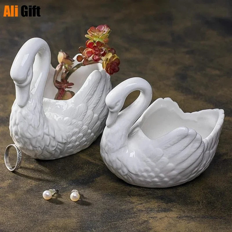 Beautiful Pottery White Little Swan Candlestick Mini Candle Holder Ceramic Ornaments Home Decoration Accessories