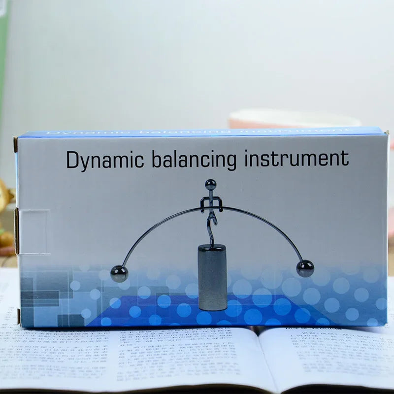 Weightlifter Mold Metal Craft Perpetual Dynamic Balancing Instrument Art Swing Kinetic Motion Toy Figurines Home Desk Decor