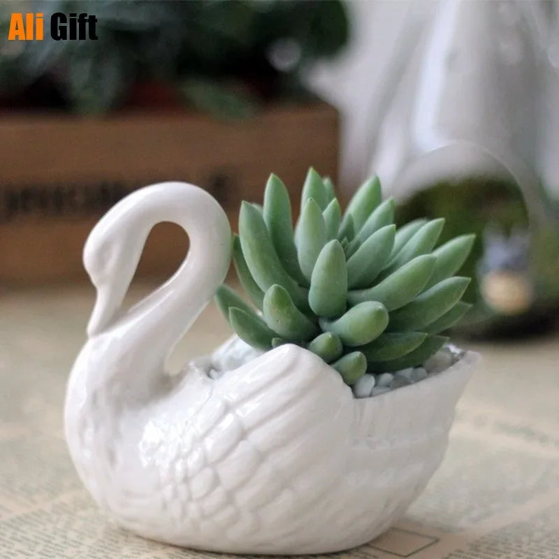 Beautiful Pottery White Little Swan Candlestick Mini Candle Holder Ceramic Ornaments Home Decoration Accessories