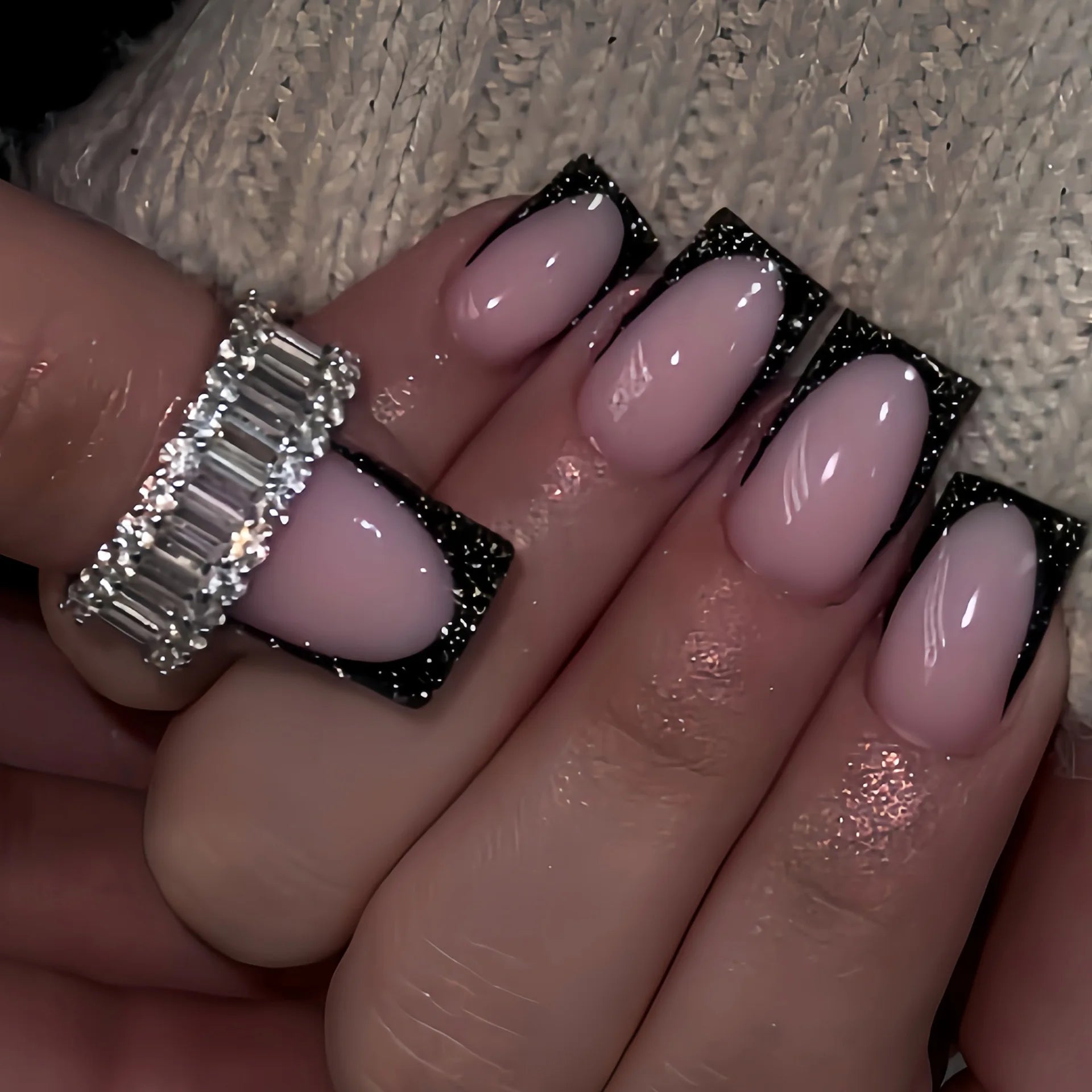 24Pcs French Tip Handmade Press On Nails Minimalist Solid Color Fake Nails Medium Square Full Cover Press On Nail Tips With Glue